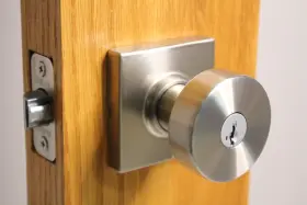 740psksqt15 Kwikset Pismo Keyed Entry Knob Square Trim Satin Nickel #964
