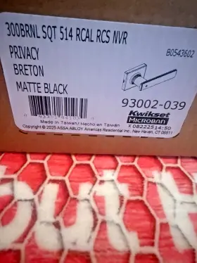 93002-039 Kwikset Lockset Breton Lever Privacy Matte Black New Open Box