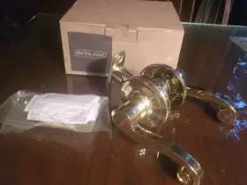 Schlage 605/625 Passage Non Locking Set Door Knob Lever F10 Ela 605. Brass New