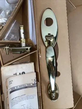 Eb51n Schlage Plymouth Front Keyed Entry Handle 605 Ply Bright Brass