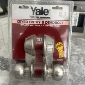 0850-32840 Yale Entry Door Keyed And Deadbolt Set Fortitude Collection Knob