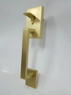 Ymrc44.dylus4 Yale Marcel Entry Set W Dylan Knob Satin Brass Schlage Sc1 Keyed